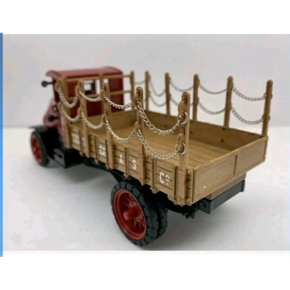 1918 Ertl Collectibles Texaco Die Cast Bank 1918 Mack AC Bulldog Flatbed Truck